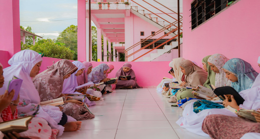 PEMBIASAAN IBADAH SANTRI&DYAH BARU; MEMBENTUK KETAATAN KEPADA SANG PENCIPTA