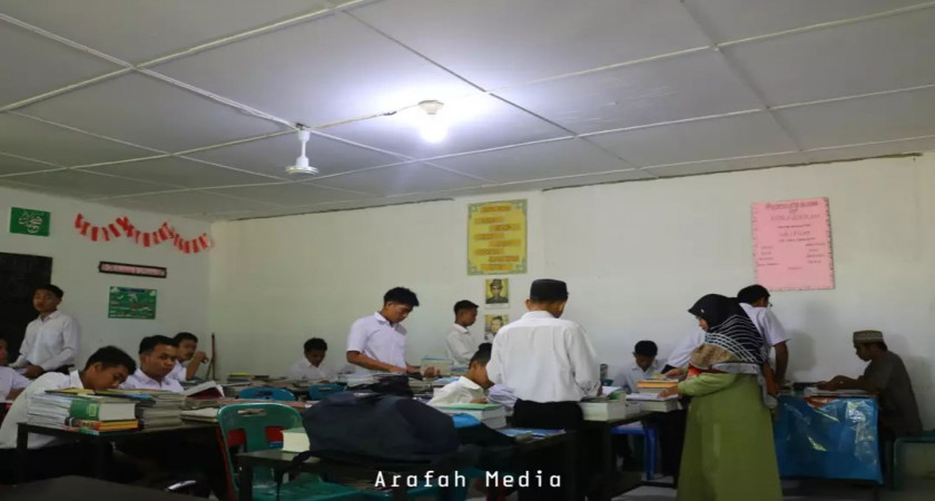Pemeriksaan Kelengkapan Buku Santri Kelas 6 Tahun 2021