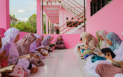 PEMBIASAAN IBADAH SANTRI&DYAH BARU; MEMBENTUK KETAATAN KEPADA SANG PENCIPTA
