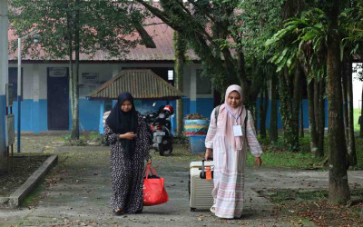KEMBALI MELANGKAH, MENGGAPAI BERKAH